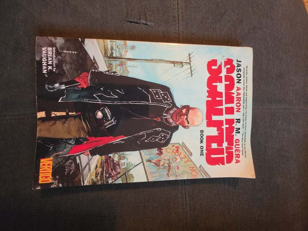Vertigo Scalped Book One Comic Book Jason Aaron R.M. Guera